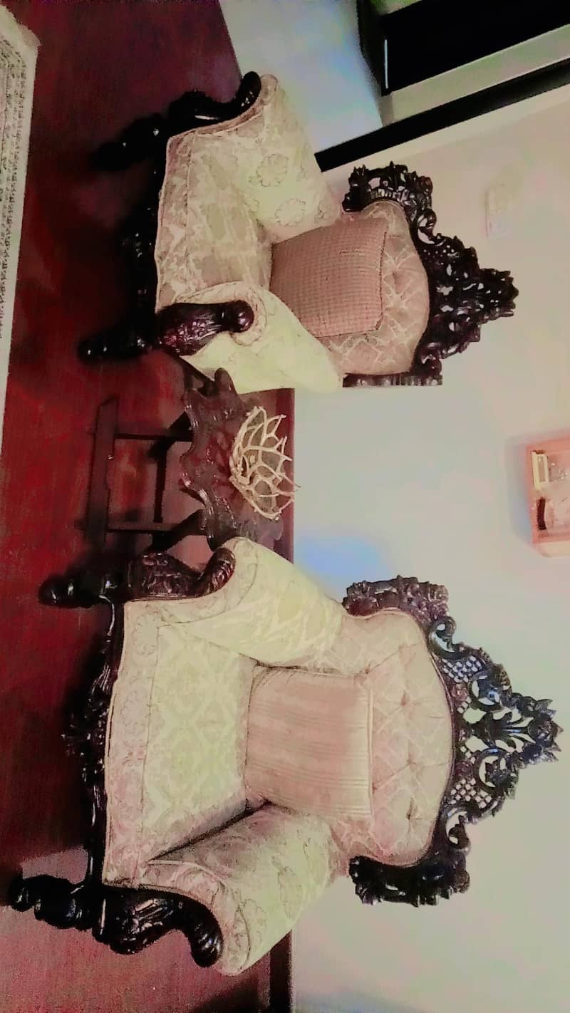 خالص شیشم کی لکڑی کا 5 سیٹر چنیوٹی صوفہ سیٹ بمعہ 2 میزیں (بہترین حالت) 2