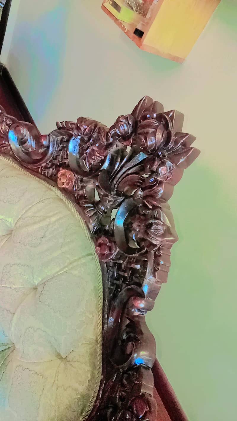 خالص شیشم کی لکڑی کا 5 سیٹر چنیوٹی صوفہ سیٹ بمعہ 2 میزیں (بہترین حالت) 3