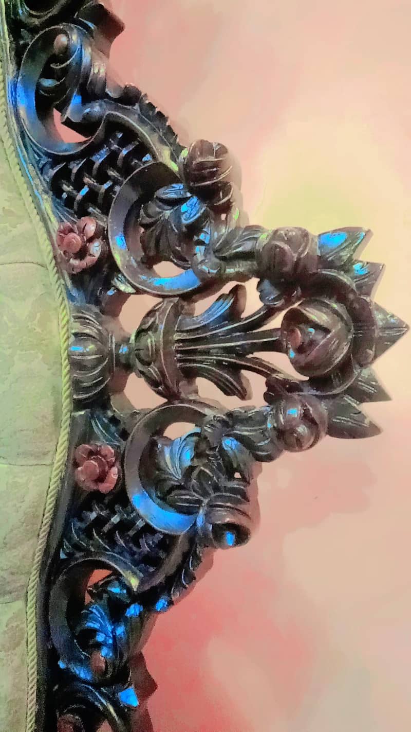 خالص شیشم کی لکڑی کا 5 سیٹر چنیوٹی صوفہ سیٹ بمعہ 2 میزیں (بہترین حالت) 4