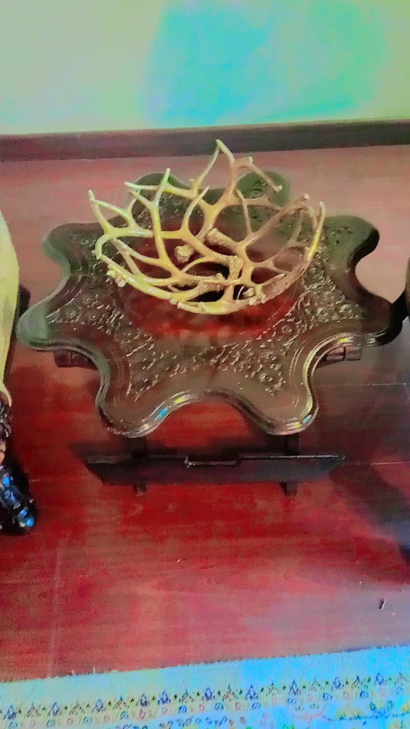 خالص شیشم کی لکڑی کا 5 سیٹر چنیوٹی صوفہ سیٹ بمعہ 2 میزیں (بہترین حالت) 6