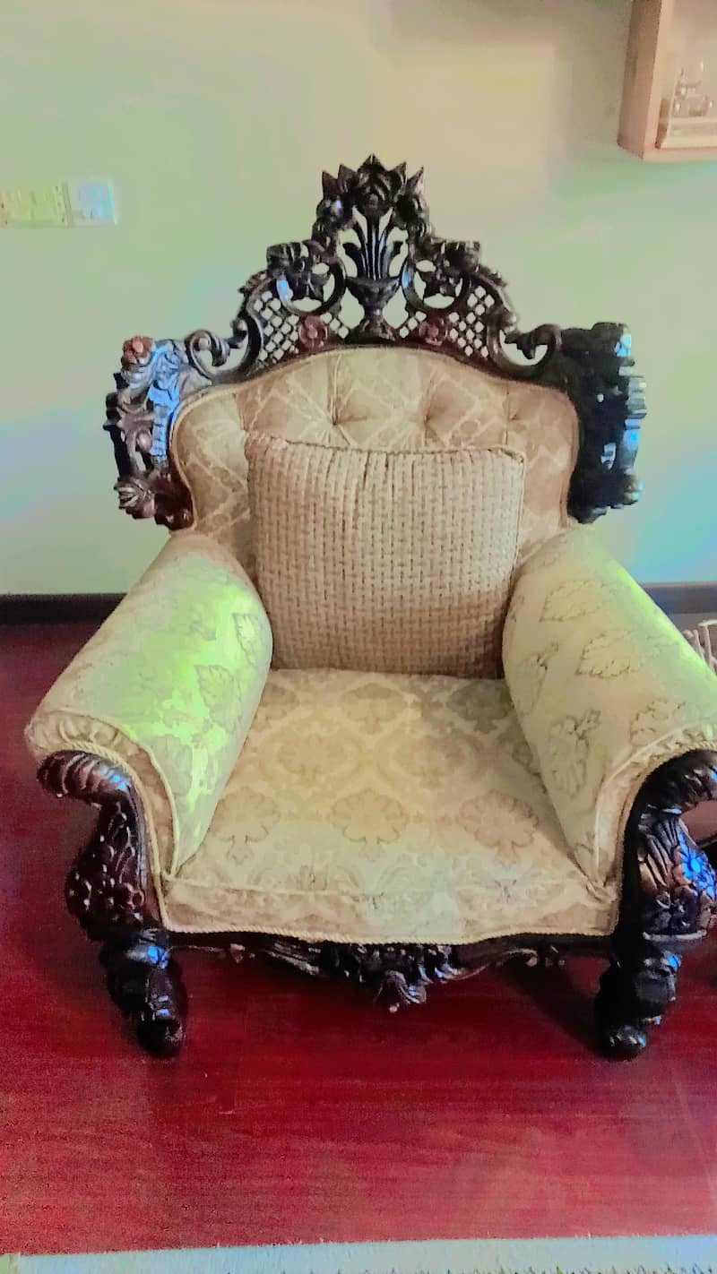 خالص شیشم کی لکڑی کا 5 سیٹر چنیوٹی صوفہ سیٹ بمعہ 2 میزیں (بہترین حالت) 8