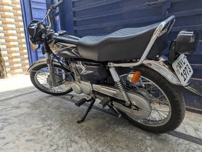 Honda CG125 Black 2025
