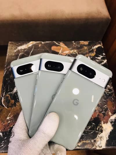 Google Pixel 8 | 8GB RAM / 128 GB Storage