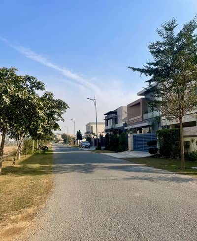 Plot No- 612 Block S - 1 Kanal Top Location in Phase 7 DHA Lahore For Urgent Sale