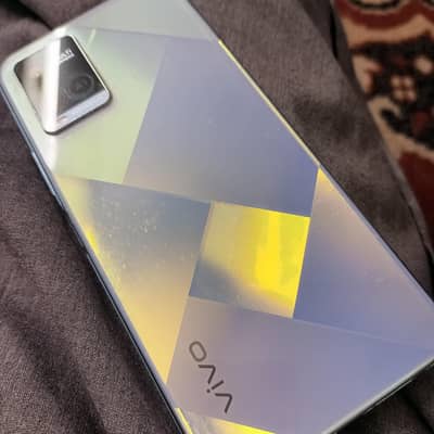 VIVO Y21 10/10 CONDITION