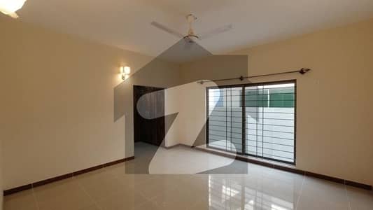 Ideal Prime Location 375 Square Yards House has landed on market in Askari 5 - Sector J, Karachi