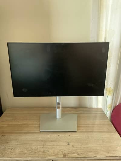 Dell UltraSharp 24” Monitor