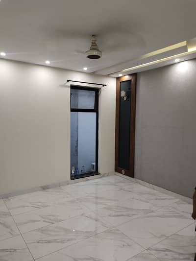 10 MARLA BEAUTIFUL UPPER PORTION AVAILABLE FOR RENT IN TIP HOUSING SOCIETY PHASE 2