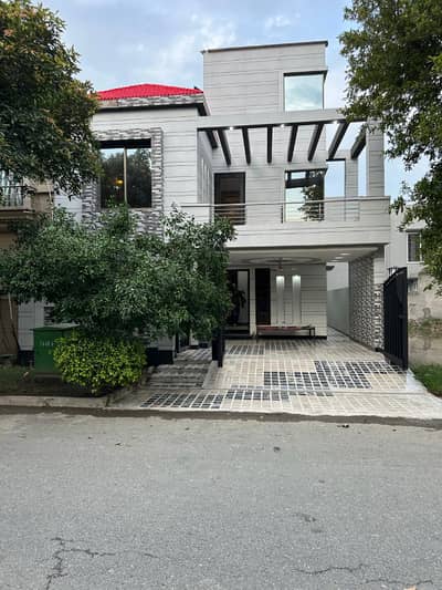 8 Marla Just Like A Brand New House For Rent In Umar Block Sector B Bahria Town Lahore