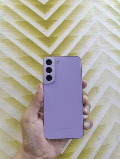 Samsung S22 8/256 with Cable  10/10 Condition