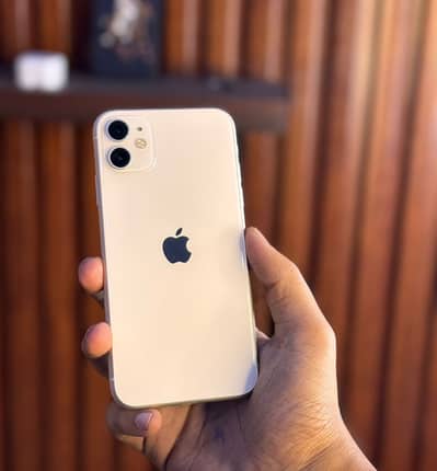 IPhone 11 pta approved 87% helath