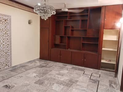 1 Kanal Upper Portion With Drawing Room Available For Rent In Phase 3 Z Block DHA Lahore
