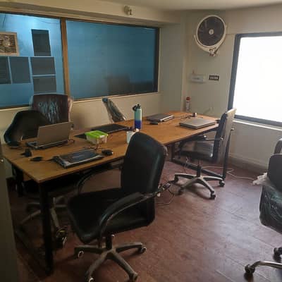 Mezzanine office with chambers for Rent