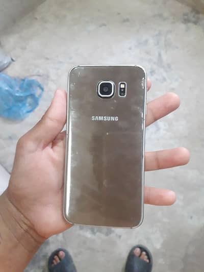 samsung Galaxy S6 golden color Used mobile 4/64 10 by 10 posstion
