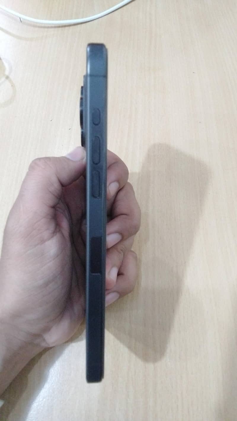 Apple iphone 15 pro Max -100  battery health, 53 cycle -like new 1