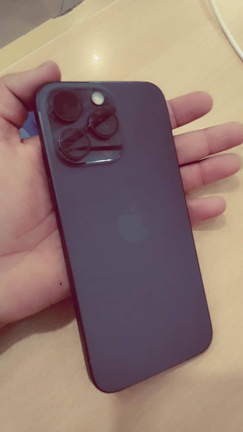 Apple iphone 15 pro Max -100  battery health, 53 cycle -like new 2