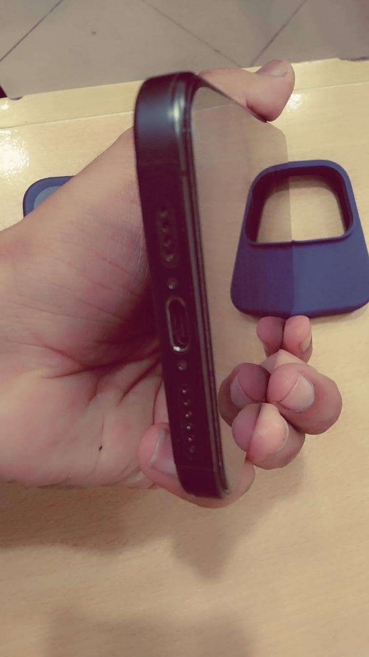 Apple iphone 15 pro Max -100  battery health, 53 cycle -like new 4