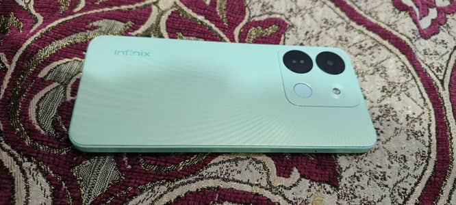 i am selling mobile 4gb ram 64gb