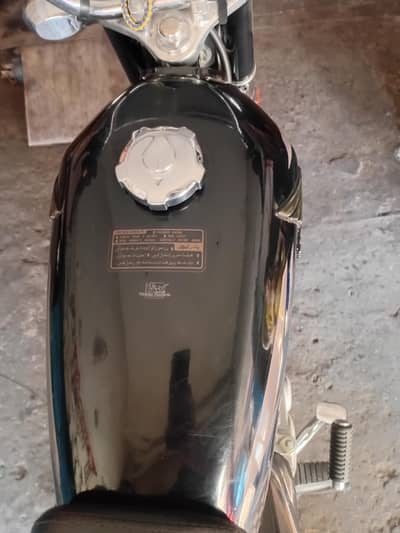 honda 125 black colour new condition