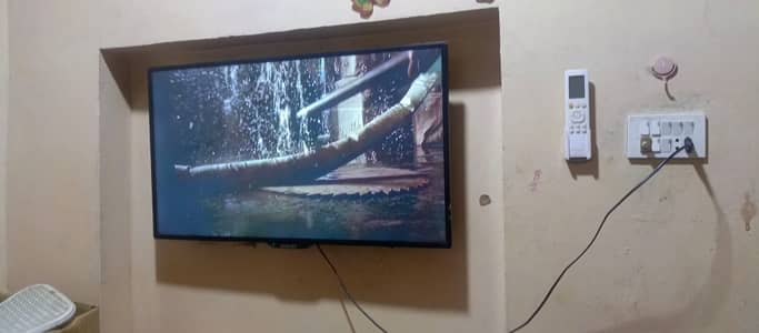Lcd for sale used h lekin blkul thk h