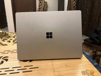 Microsoft Surface Laptop i5 | 8GB RAM | 256GB SSD | 13” Touchscreen ch