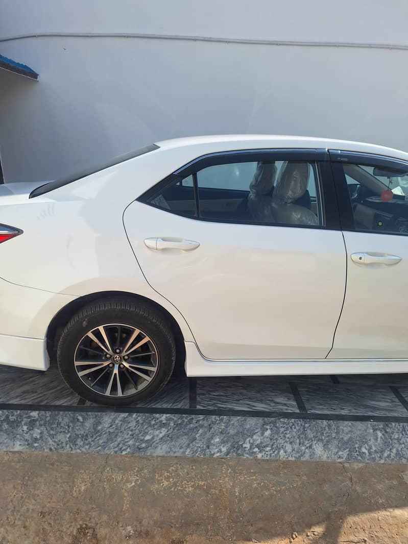 Toyata Corolla Altis 5