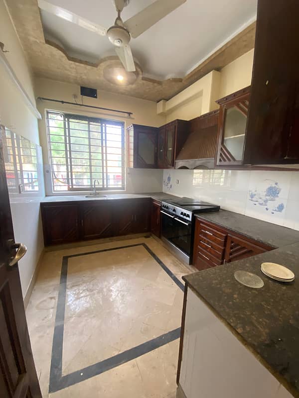 10 Marla Ground Portion With All Basic Necessities 3