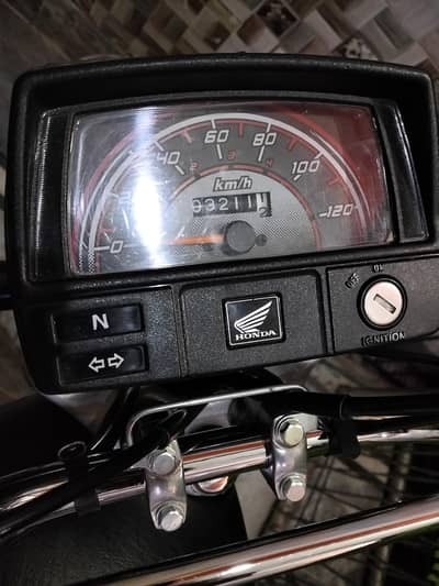 Cd 70 Honda 3211 kilo meter chali hoi ha 03166902800