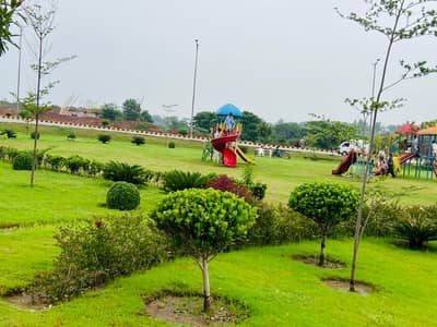 Heighted Location Main Entrance Starting Street Good Location 5 Marla Plot