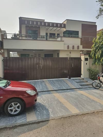 Centrally Located 1 kanal house near DHA Raya