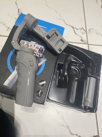 Tokqi MO1 3-Axis Gimbal Stabilizer - Grey Color - 10/10 Condition