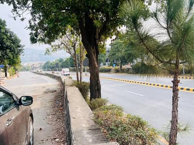 Prime 1 Kanal Plot for Sale in DHA Phase 1 Islamabad Main Boulevard Service Road Location