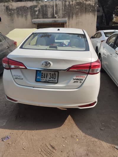 Toyota yaris ativ x - nov 22