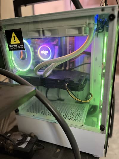  White Gaming Case 4 RGB Fans ke sath