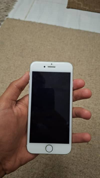 I phone 7 (03703796533)