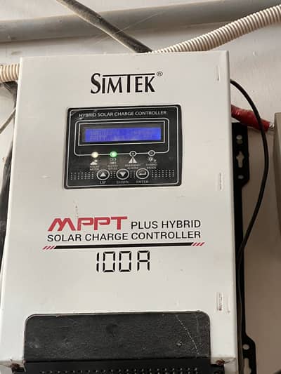 SIMTEK 100A MPPT