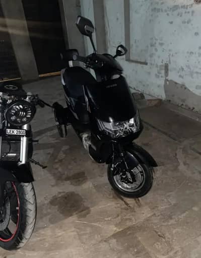 Eveon Joy 3 Wheel 2026 Model Almost Brand New 5-6 KM Driven