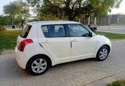 Suzuki Swift 2015 DLX