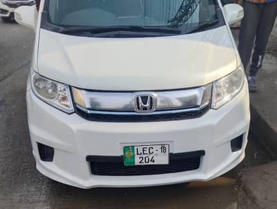 Honda spike 1500cc parl white