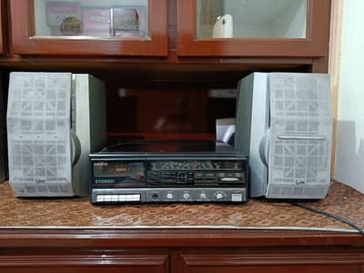 Saisho Record Player with speaker