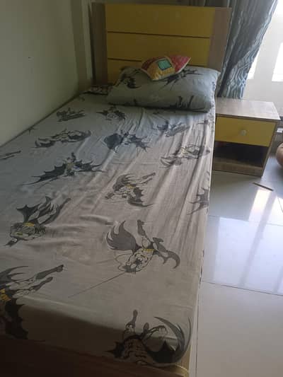 Single Bed/Kids Bed (3ft x 6.5ft) with 1 Side Table & Molty Mattress