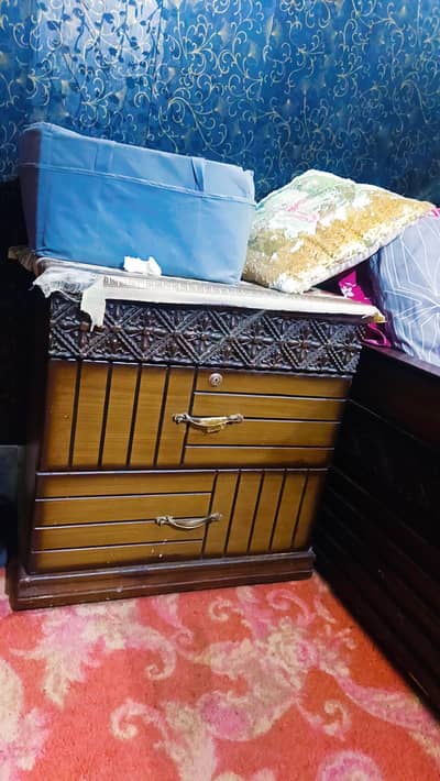 Bed with side tables