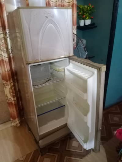 Behtreen Use Main hai . . small size fridge hai . .