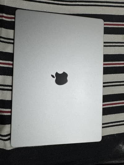 MacBook Pro M2 Pro Chip 16”