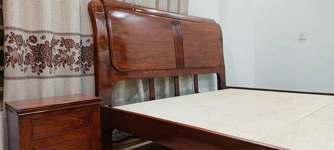 Solid Sheesham wood bed Set best for Jaheez new condition