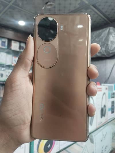 Vivo V40e Complete box 8/256GB Memory