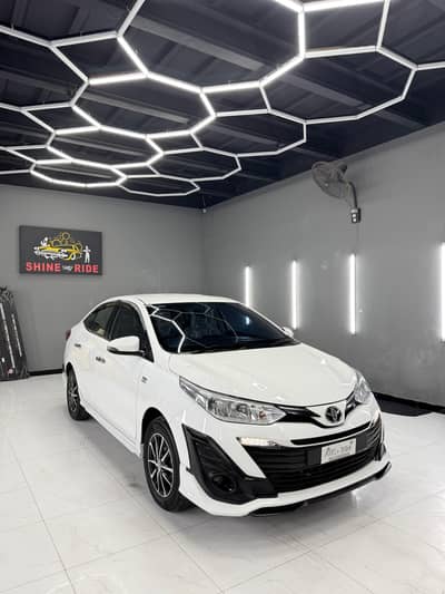 Toyota yaris 1.5 ativ x full option