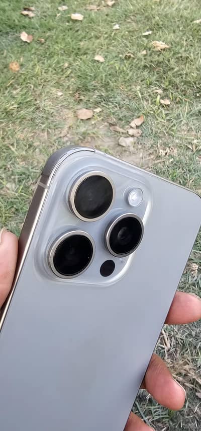 15 pro max natural tatinum 256 /92 health