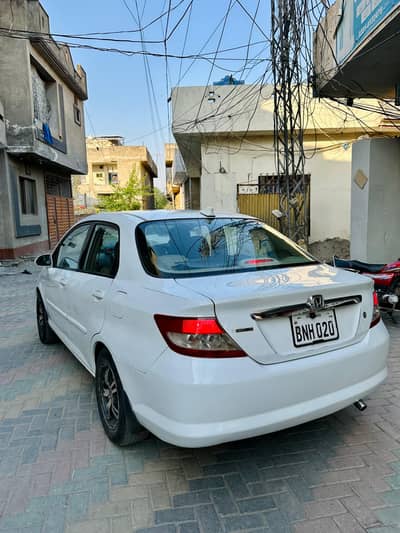 HONDA City 2005  White | Manual | Lahore Registered
