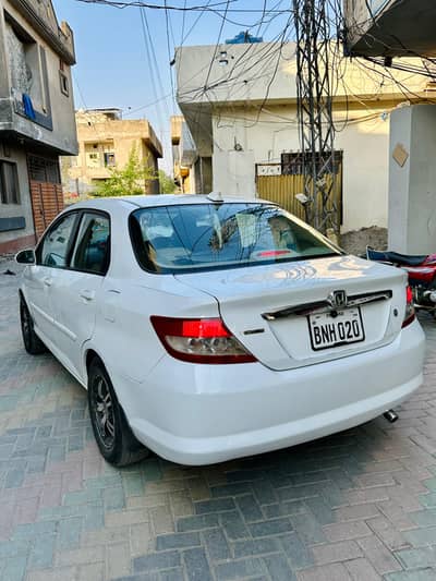 HONDA City 2005  White | Manual | Lahore Registered